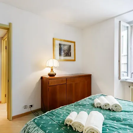 Cozy And Classy Apt In The Heart Of Como! Como